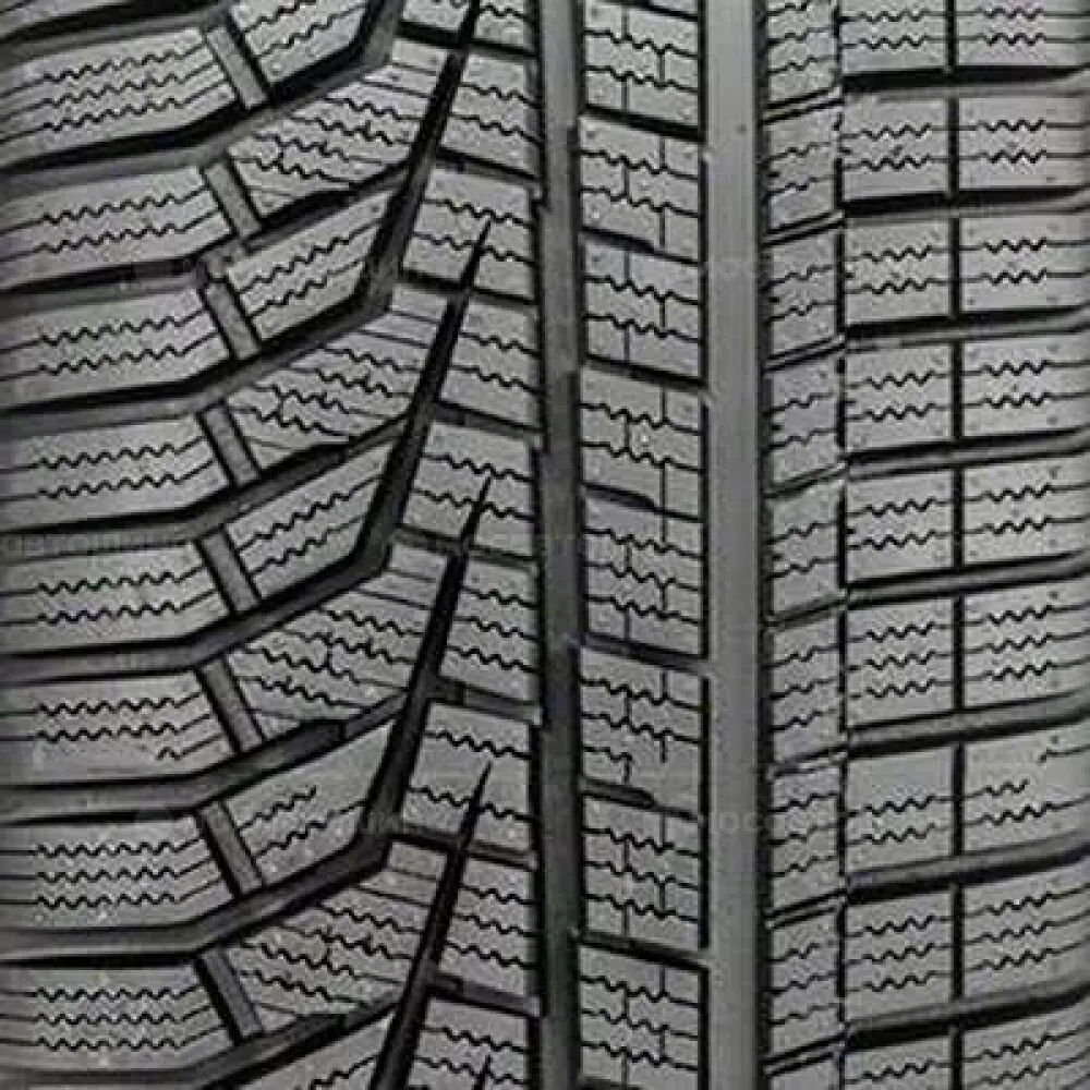 Hankook W320A i cept Evo2 265/35 R20 99W